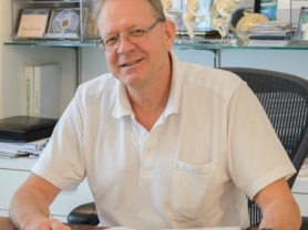 Dr. med. Rolf F. Oetiker